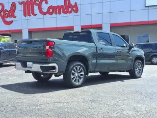 Chevrolet Silverado 1500 2025 4x2 LT 4 puertas Cabina Crew 5.8 pies. SB