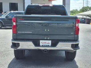 Chevrolet Silverado 1500 2025 4x2 LT 4 puertas Cabina Crew 5.8 pies. SB