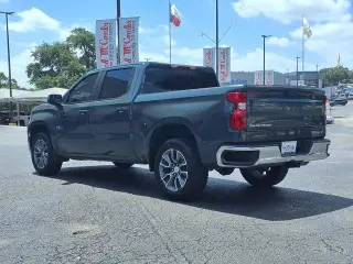 Chevrolet Silverado 1500 2025 4x2 LT 4 puertas Cabina Crew 5.8 pies. SB