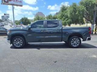 Chevrolet Silverado 1500 2025 4x2 LT 4 puertas Cabina Crew 5.8 pies. SB