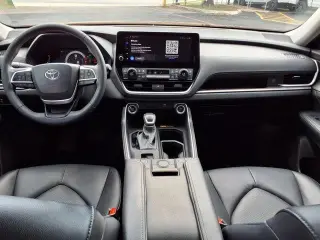 Toyota Grand Highlander 2024 AWD XLE 4 puertas SUV
