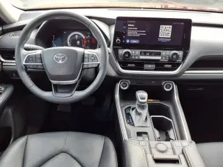 Toyota Grand Highlander 2024 AWD XLE 4 puertas SUV