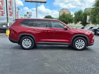 Toyota Grand Highlander 2024 AWD XLE 4 puertas SUV