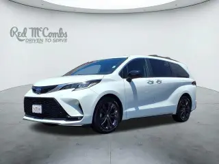 Toyota Sienna 2023 XSE 7 pasajeros 4 puertas Minivan