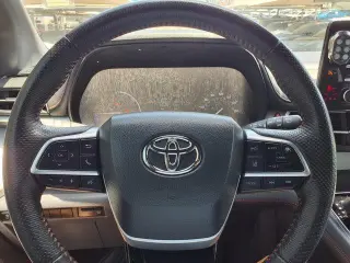 Toyota Sienna 2023 XSE 7 pasajeros 4 puertas Minivan