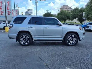 Toyota 4Runner 2023 AWD Limited 4 puertas SUV