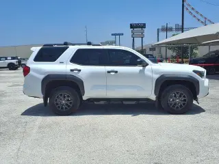Toyota 4Runner 2025 4x4 SR5 4 puertas SUV