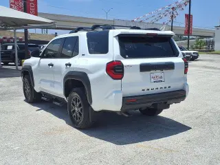 Toyota 4Runner 2025 4x4 SR5 4 puertas SUV