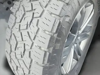 Ford F-150 2023 4x4 Lariat 4 puertas SuperCrew 5.5 pies. SB