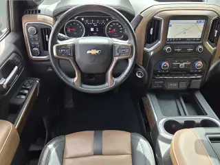 Chevrolet Silverado 1500 2021 4x4 High Country 4 puertas Cabina Crew 5.8 pies. SB