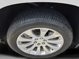 Chevrolet Silverado 1500 2021 4x4 High Country 4 puertas Cabina Crew 5.8 pies. SB