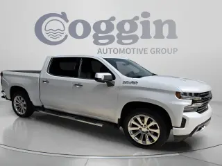 Chevrolet Silverado 1500 2021 4x4 High Country 4 puertas Cabina Crew 5.8 pies. SB