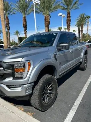 Ford F-150 2022 4x4 XLT 4 puertas SuperCrew 5.5 pies. SB