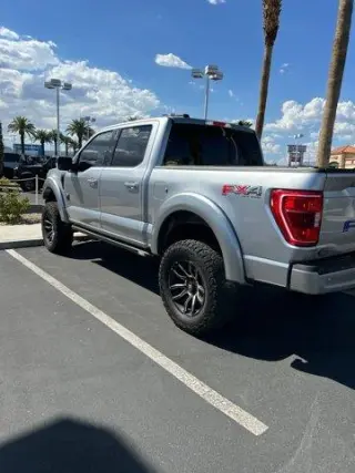 Ford F-150 2022 4x4 XLT 4 puertas SuperCrew 5.5 pies. SB