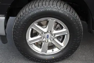 Ford F-150 2025 4x4 XLT 4 puertas SuperCrew 5.5 pies SB