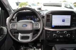 Ford F-150 2025 4x4 XLT 4 puertas SuperCrew 5.5 pies SB