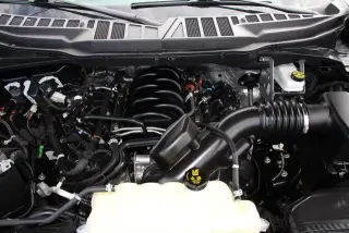 Ford F-150 2025 4x4 XLT 4 puertas SuperCrew 5.5 pies SB