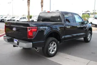 Ford F-150 2025 4x4 XLT 4 puertas SuperCrew 5.5 pies SB