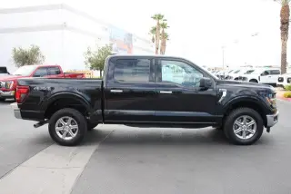 Ford F-150 2025 4x4 XLT 4 puertas SuperCrew 5.5 pies SB