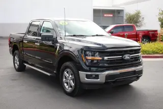 Ford F-150 2025 4x4 XLT 4 puertas SuperCrew 5.5 pies. Caja corta