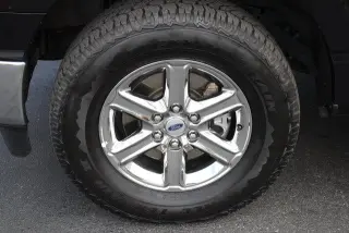 Ford F-150 2025 4x4 XLT 4 puertas SuperCrew 5.5 pies. Caja corta
