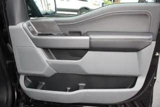 Ford F-150 2025 4x4 XLT 4 puertas SuperCrew 5.5 pies. Caja corta