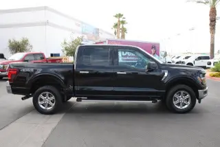 Ford F-150 2025 4x4 XLT 4 puertas SuperCrew 5.5 pies. Caja corta