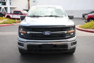 Ford F-150 2025 4x4 XLT 4 puertas SuperCrew 6.5 pies. SB