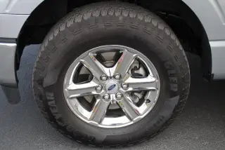Ford F-150 2025 4x4 XLT 4 puertas SuperCrew 6.5 pies. SB