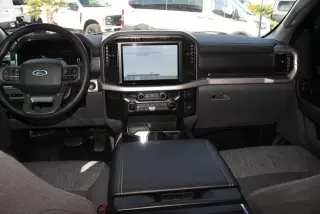 Ford F-150 Lightning 2023 AWD XLT 4 puertas SuperCrew 5.5 pies. SB