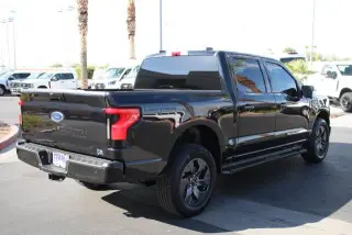 Ford F-150 Lightning 2023 AWD XLT 4 puertas SuperCrew 5.5 pies. SB