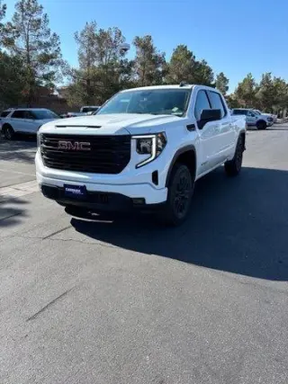 GMC Sierra 1500 2023 4x4 Elevation Estándar 4 puertas Cabina Crew 5.8 pies. Caja corta