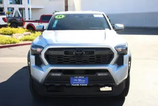 Toyota Tacoma 2024 4x4 TRD Sport HV 4 puertas Cabina Doble 5.0 pies SB