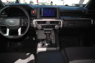 Toyota Tacoma 2024 4x4 TRD Sport HV 4 puertas Cabina Doble 5.0 pies SB