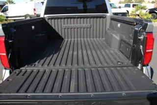 Toyota Tacoma 2024 4x4 TRD Sport HV 4 puertas Cabina Doble 5.0 pies SB