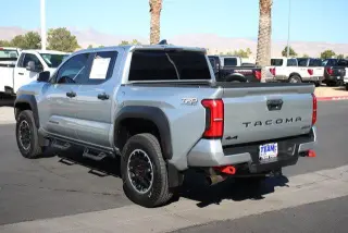 Toyota Tacoma 2024 4x4 TRD Sport HV 4 puertas Cabina Doble 5.0 pies SB