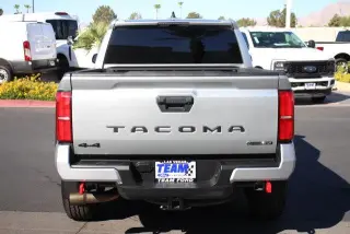 Toyota Tacoma 2024 4x4 TRD Sport HV 4 puertas Cabina Doble 5.0 pies SB