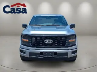 Ford F-150 2024 4x2 STX 4 puertas SuperCrew 5.5 pies. Caja corta.