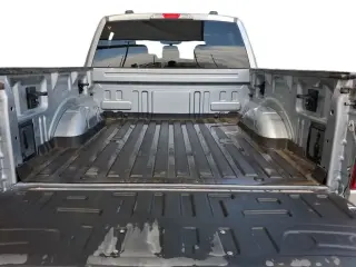 Ford F-150 2024 4x2 STX 4 puertas SuperCrew 5.5 pies. Caja corta.