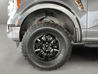 Ford F-150 2023 4x4 XLT 4 puertas SuperCrew 5.5 pies. SB