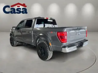 Ford F-150 2023 4x4 XLT 4 puertas SuperCrew 5.5 pies. SB