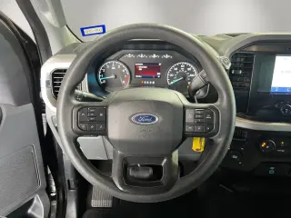 Ford F-150 2023 4x4 XLT 4 puertas SuperCrew 5.5 pies. SB