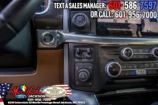 Ford F-150 2023 4x4 Lariat 4 puertas SuperCrew 5.5 pies. SB