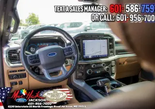 Ford F-150 2023 4x4 Lariat 4 puertas SuperCrew 5.5 pies. SB
