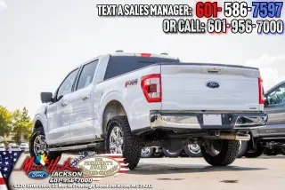 Ford F-150 2023 4x4 Lariat 4 puertas SuperCrew 5.5 pies. Caja corta