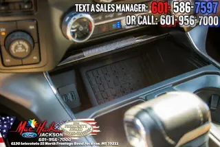 Ford F-150 2023 4x4 Lariat 4 puertas SuperCrew 5.5 pies. Caja corta