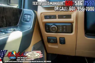 Ford F-150 2023 4x4 Lariat 4 puertas SuperCrew 5.5 pies. Caja corta
