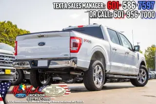 Ford F-150 2023 4x4 Lariat 4 puertas SuperCrew 5.5 pies. Caja corta