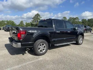 Ford F-150 2025 4x4 XLT 4 puertas SuperCrew 5.5 pies SB