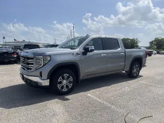 GMC Sierra 1500 2024 4x4 SLT 4 puertas Cabina Crew 5.8 pies. Caja corta